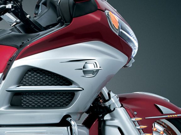 Хромированные накладки на эмблемы (пара) для Honda GL1800 Gold Wing  7363