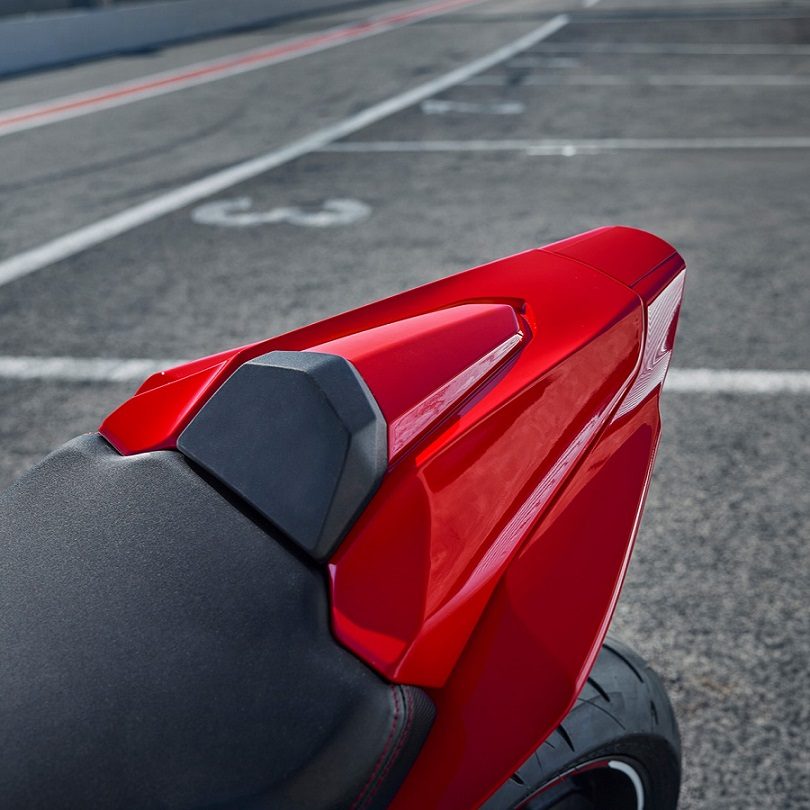Оригинальная накладка на пассажирское сиденье для Honda CBR650R (2024 - н.в.), CB650R (2024 - н.в.)