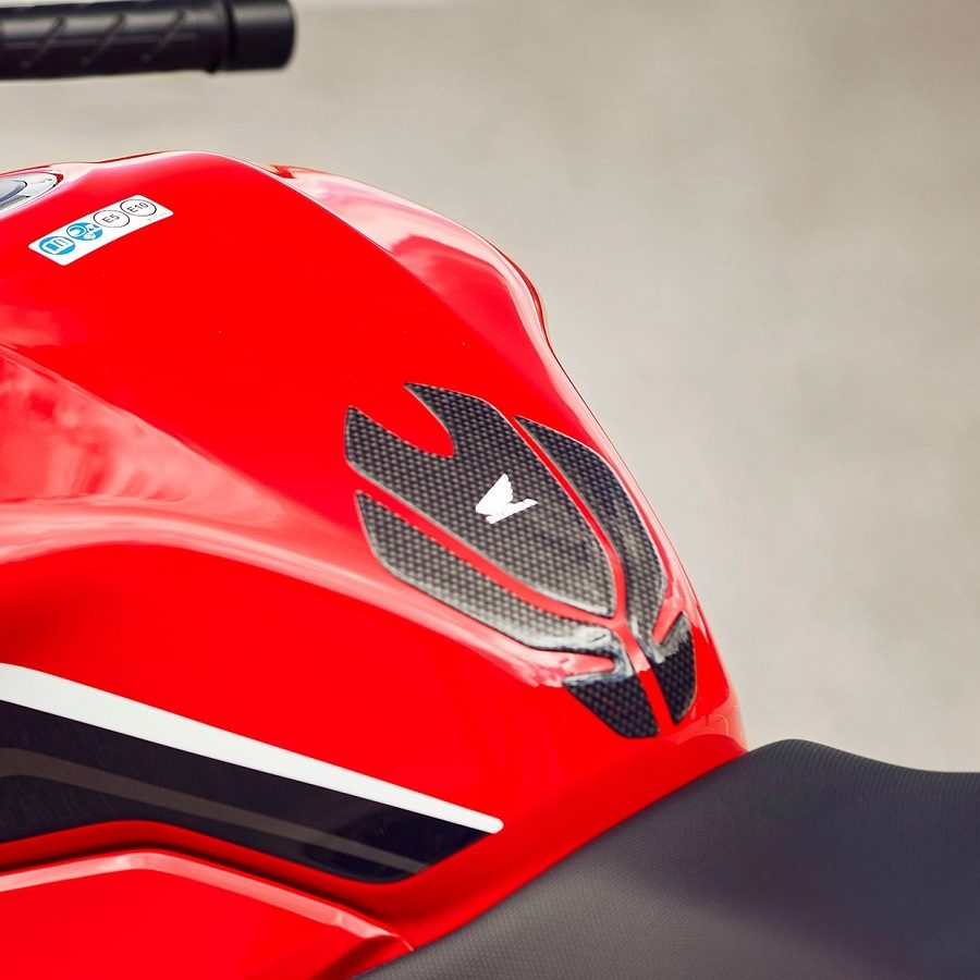 Оригинальная наклейка на бак для Honda CBR500R (2021 - н.в.), CB500 Hornet (2024 - н.в.)